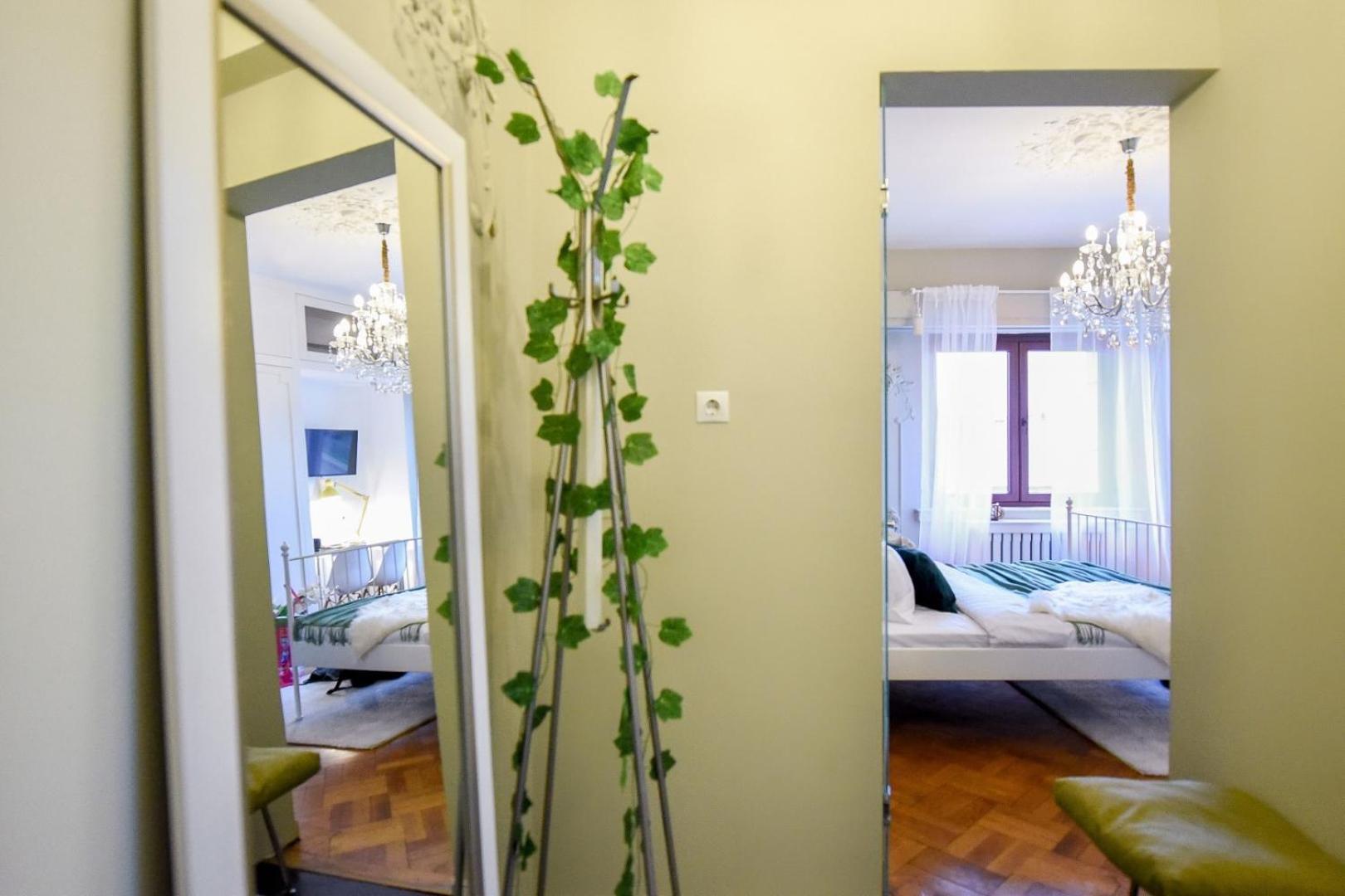 Cozy Studio Overlooking The Old Town Bükreş Dış mekan fotoğraf